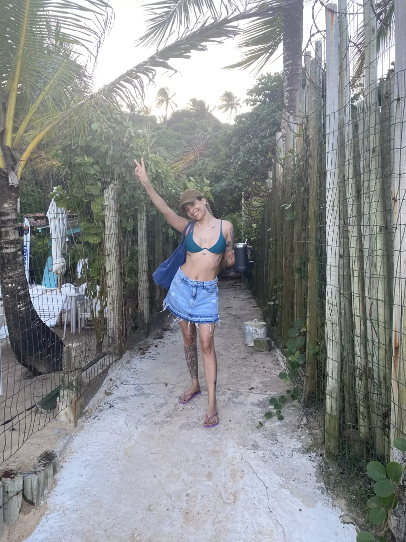 pick me up and fuck me against the tree [F25]
