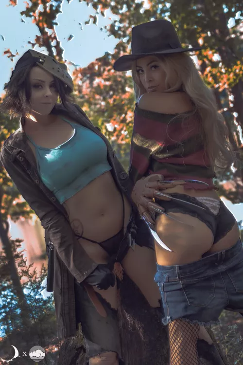 Pick your death, left or right? Bishoujo Jason and Freddy by Lunaraecosplay and cloudedcalypso