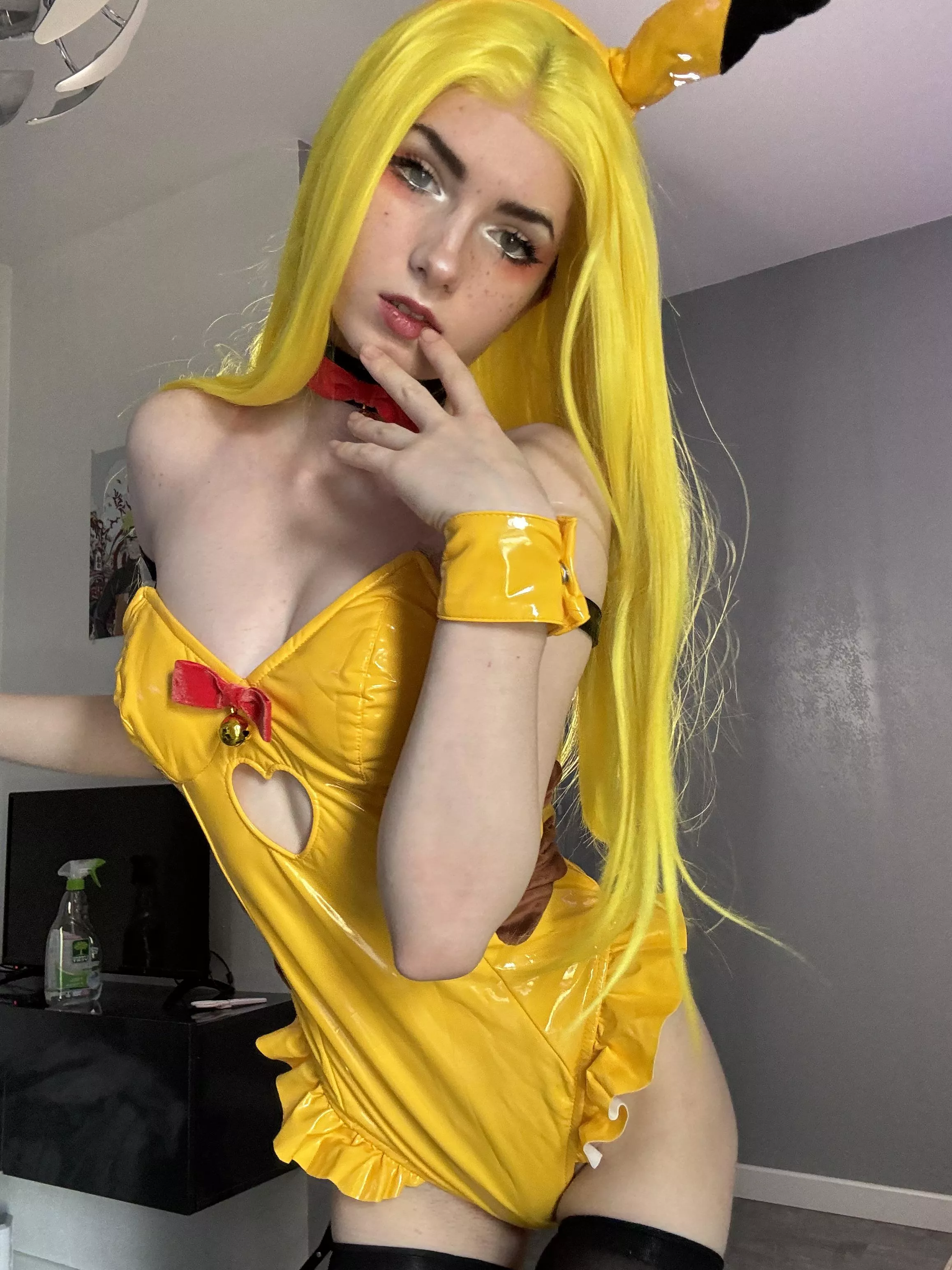 Pikachu cosplayer clarawyy 