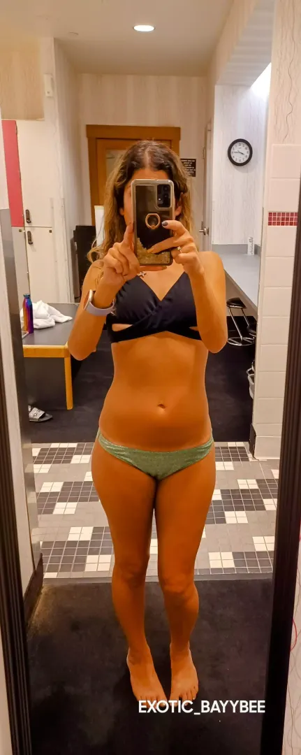 Pink and VS brand and color mismatch