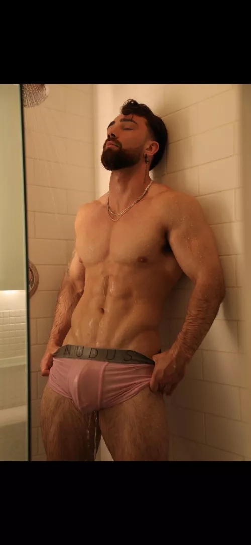 Pink looks good on me 