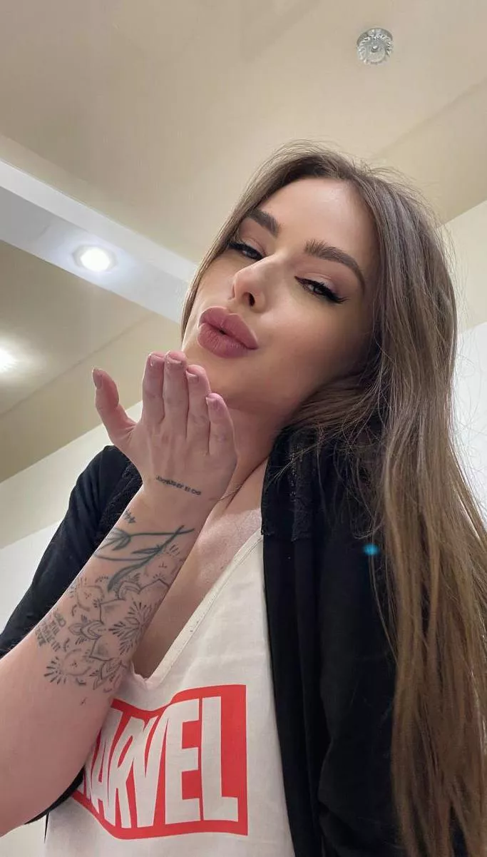 Pink pussy gets a red finger