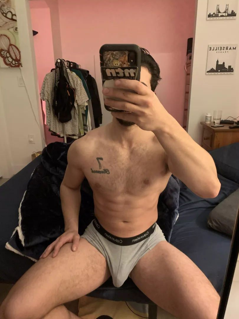 Pitching a tent (22)