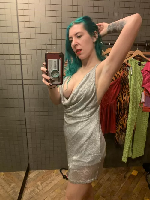 Pits out shopping