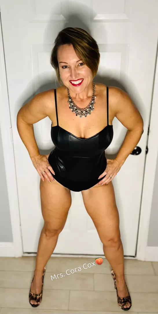 Pixies work well for this Milf!