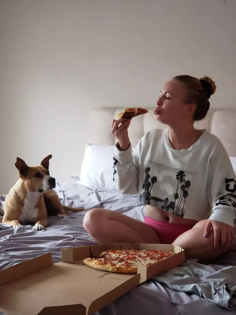 Pizza promised to love me 🍕🤟