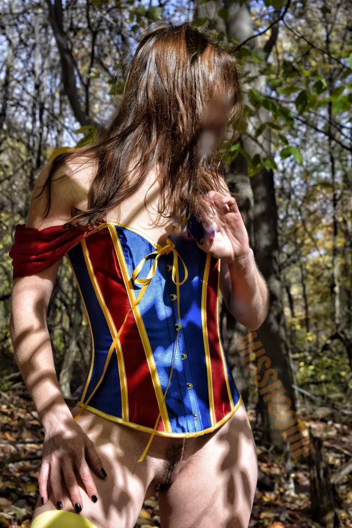 Play in the forest with me
