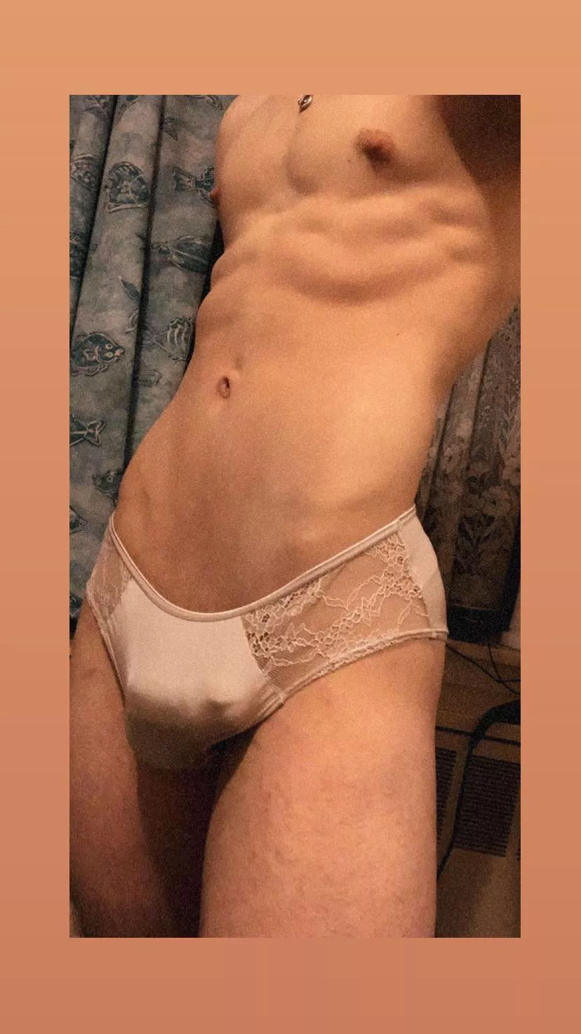 play with it through the panties or tale em off🥰🤭