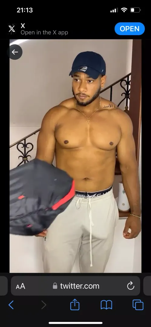 Please maybe someone knows his name 😭😖🙏🙏