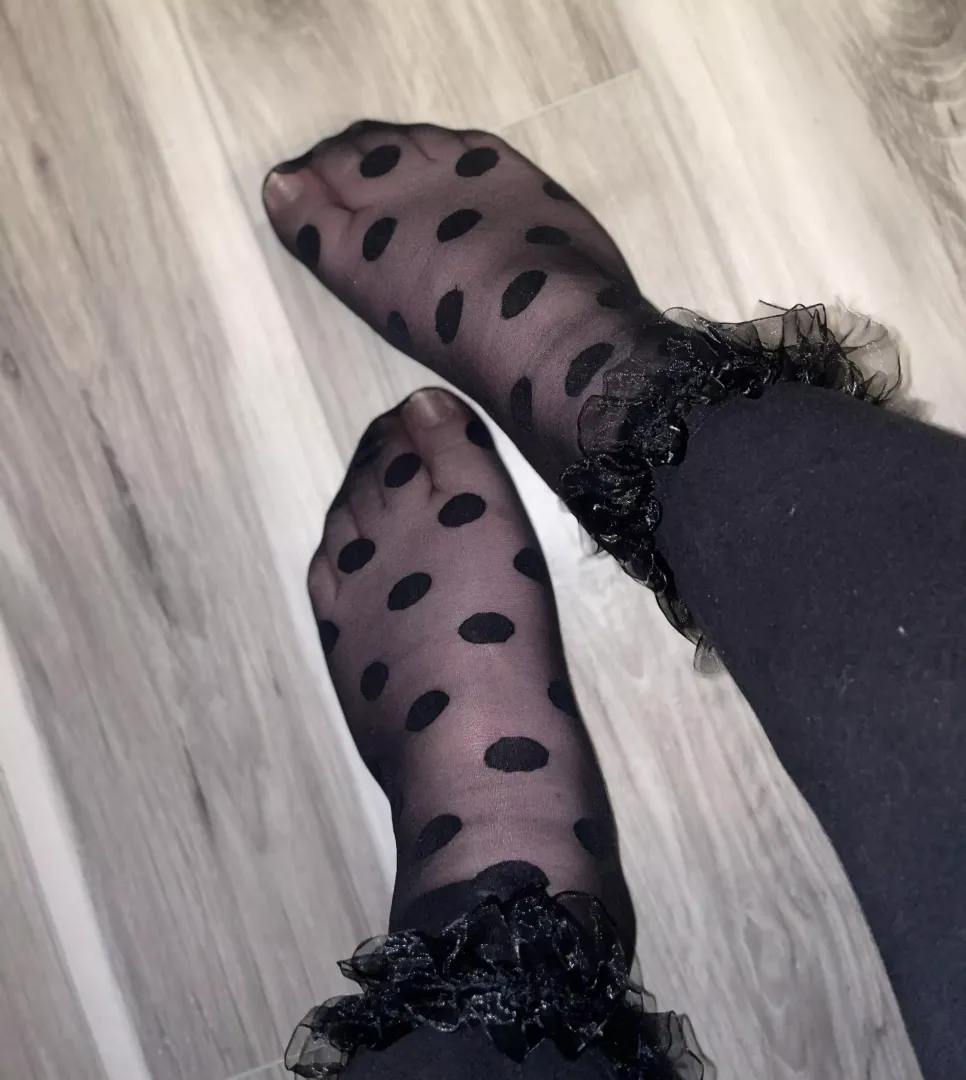 poke my dots? [f]