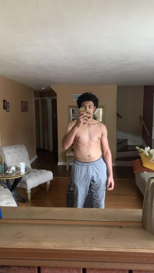 Post gym, feeling good. I hope you guys had a wonderful day 💜