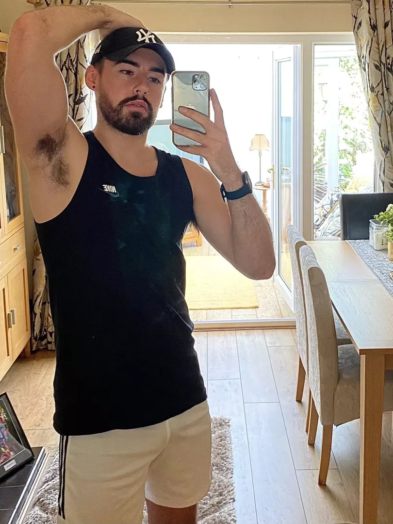 Post gym pits