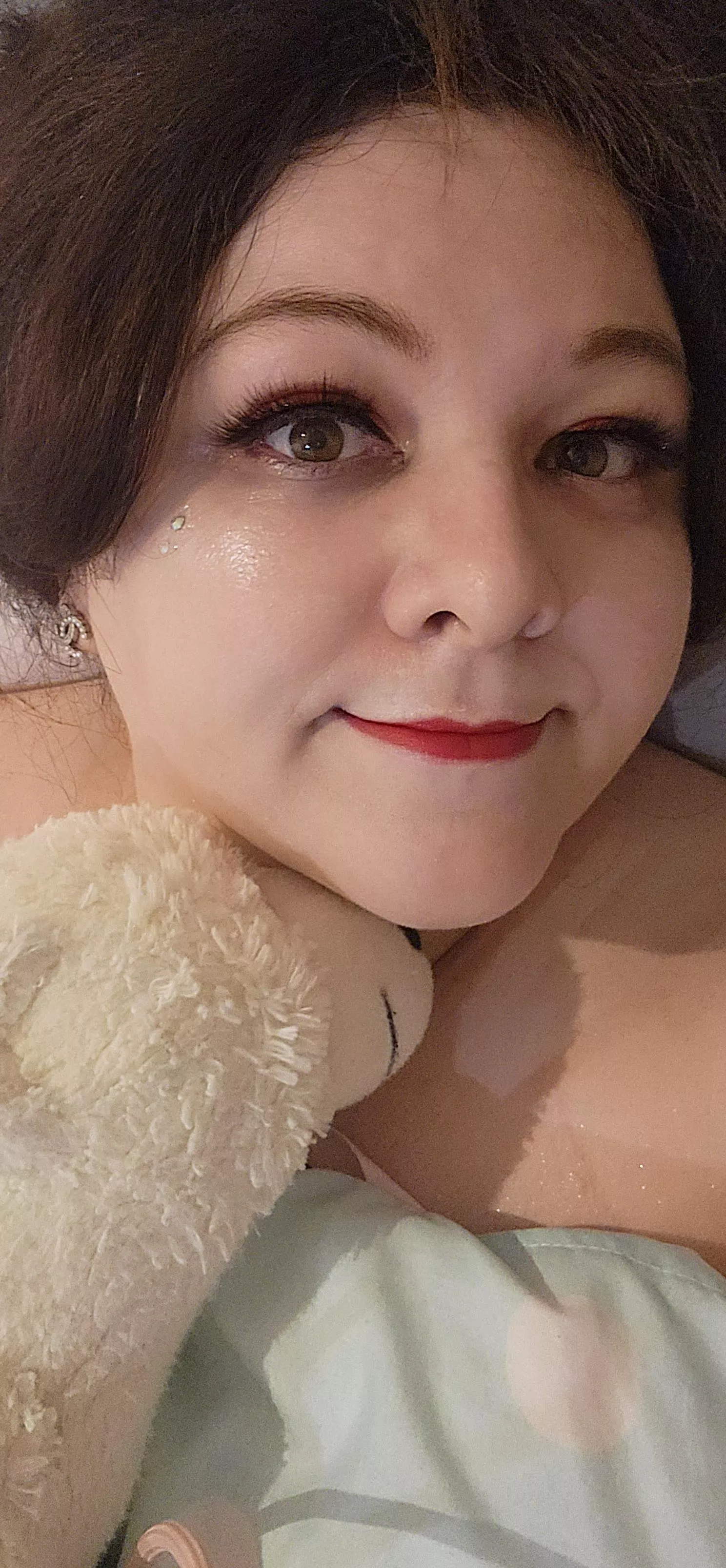 Post Halloween hugs with my stuffie :3 