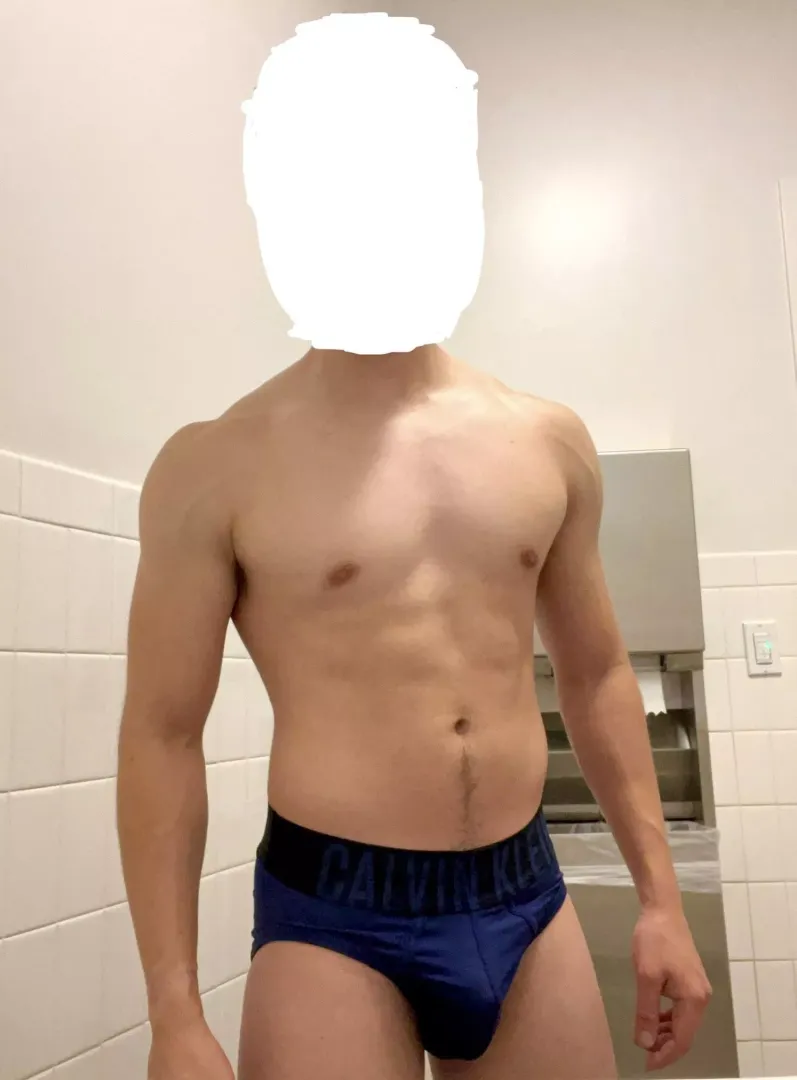 Post mid day workout in the locker room