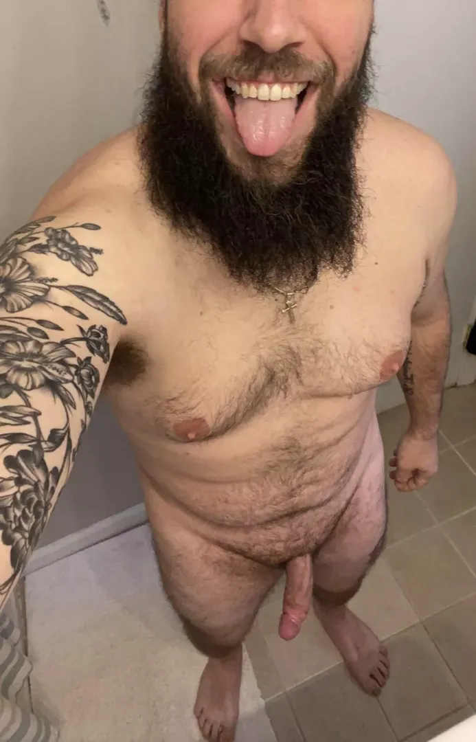 Post work shower and the only thing missing is a beverage 👎🏻