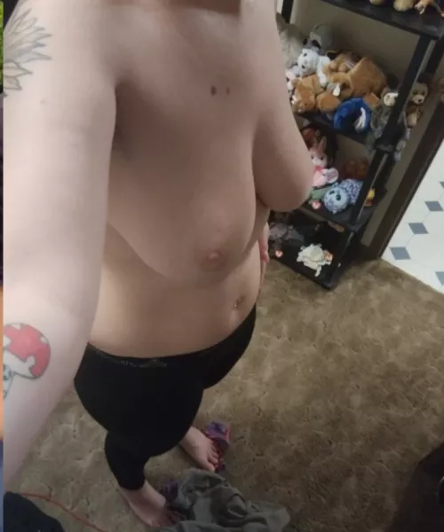 Post workout body. Lady want some tits (f)