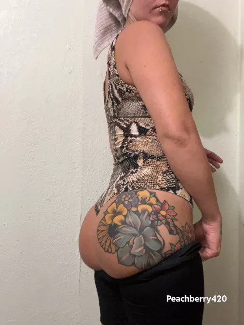 Post Yoga Booty 💕 🍑 check comments for more love