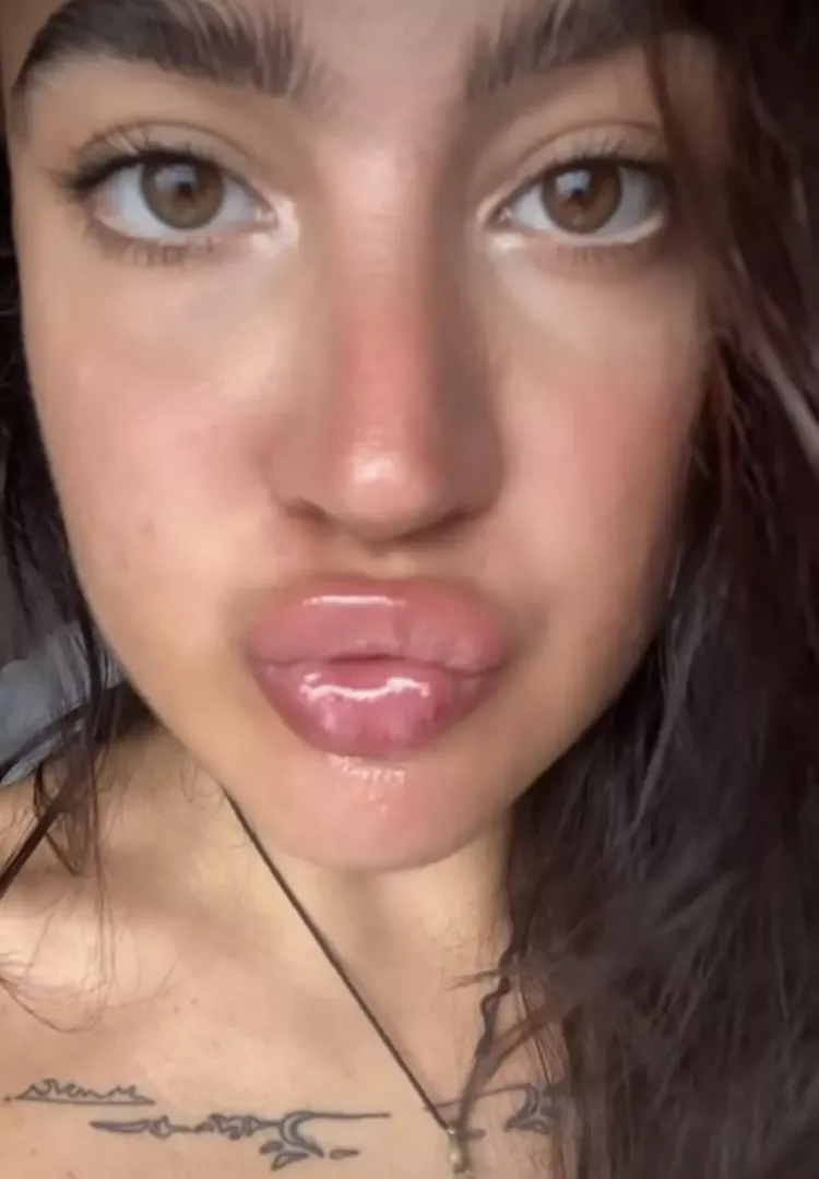 Pouty