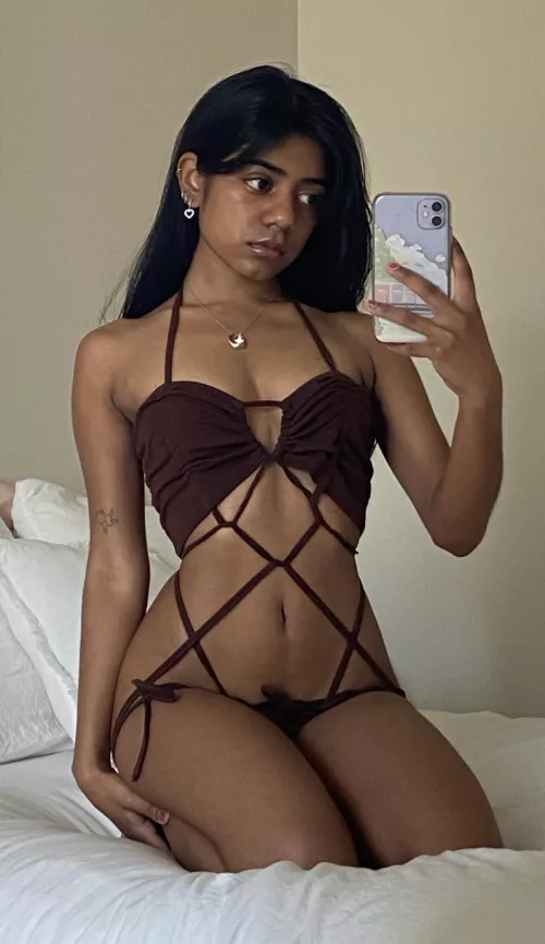 Pouty bikini pic