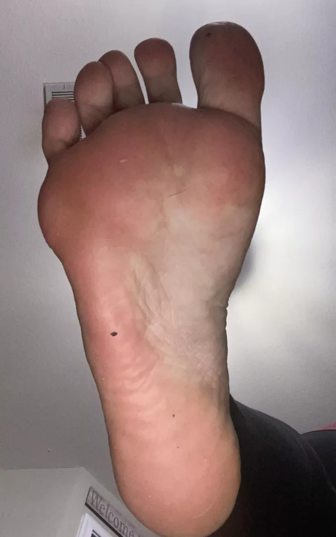 POV you under my dirty foot
