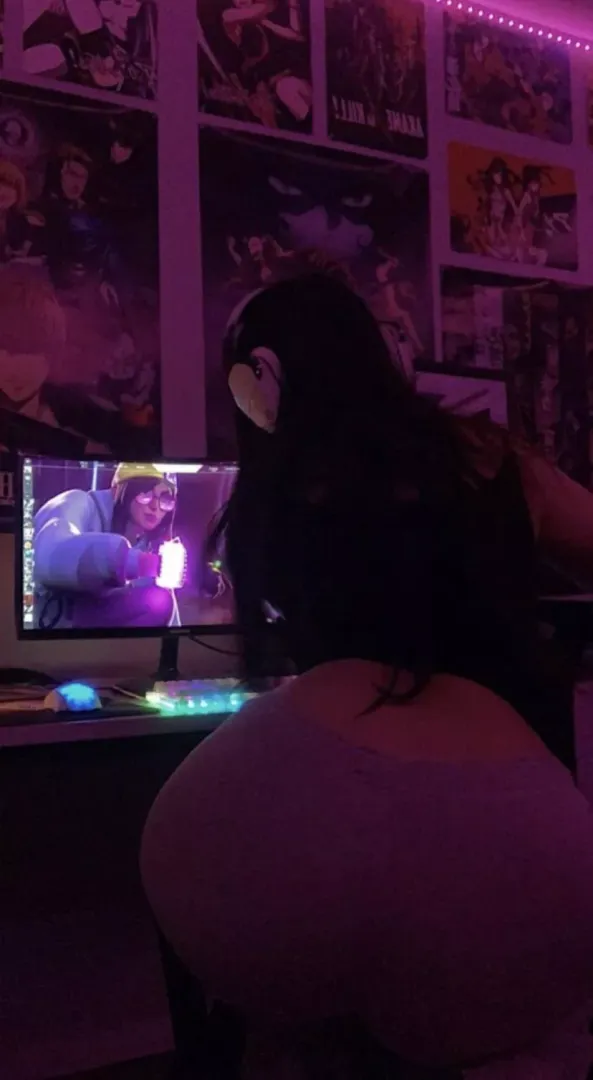 POV: your view while i’m gaming