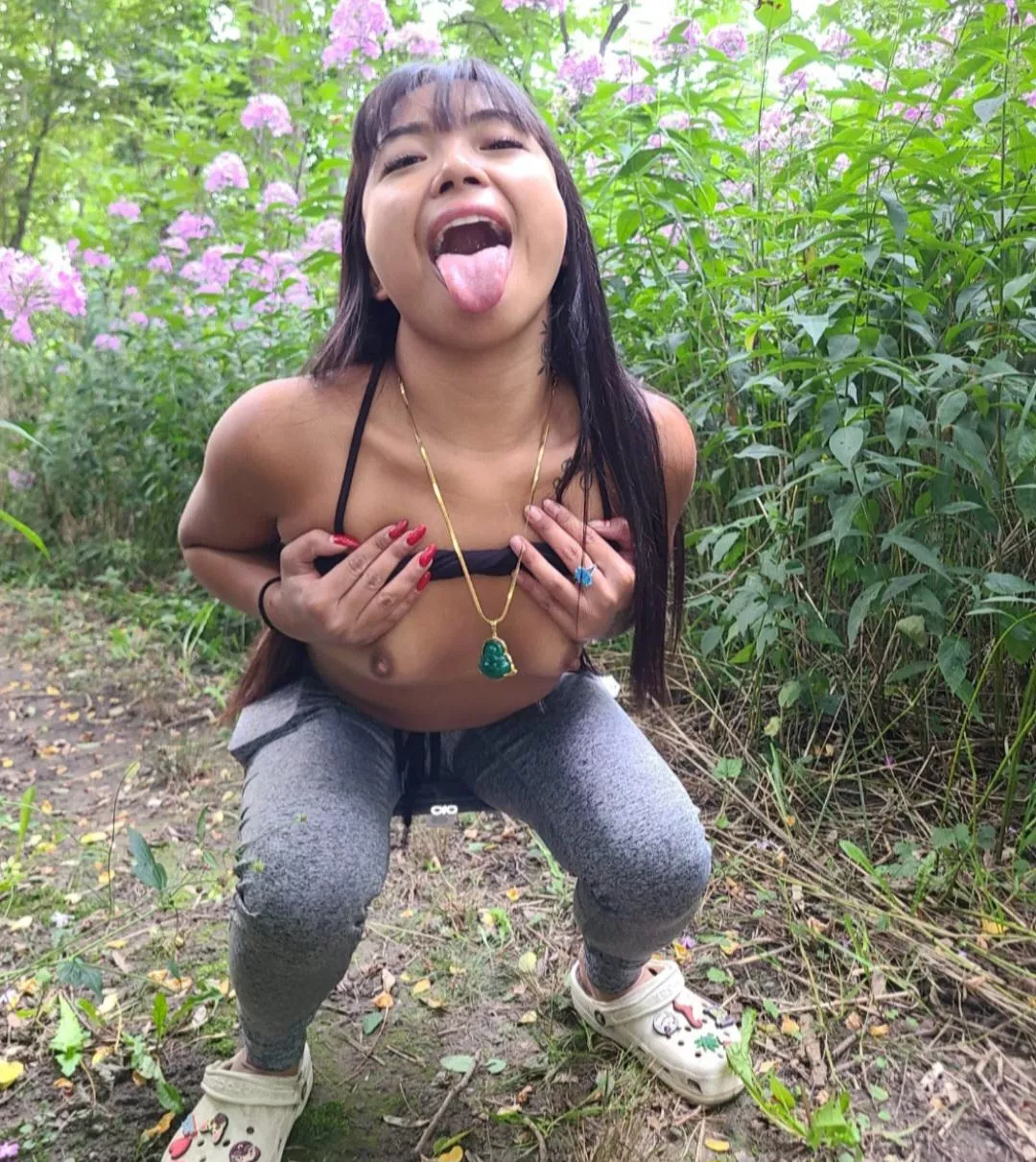ppl saw me...im sucha whore! 