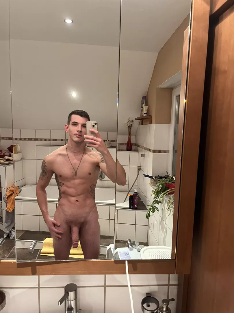 Pre Shower Selfie!