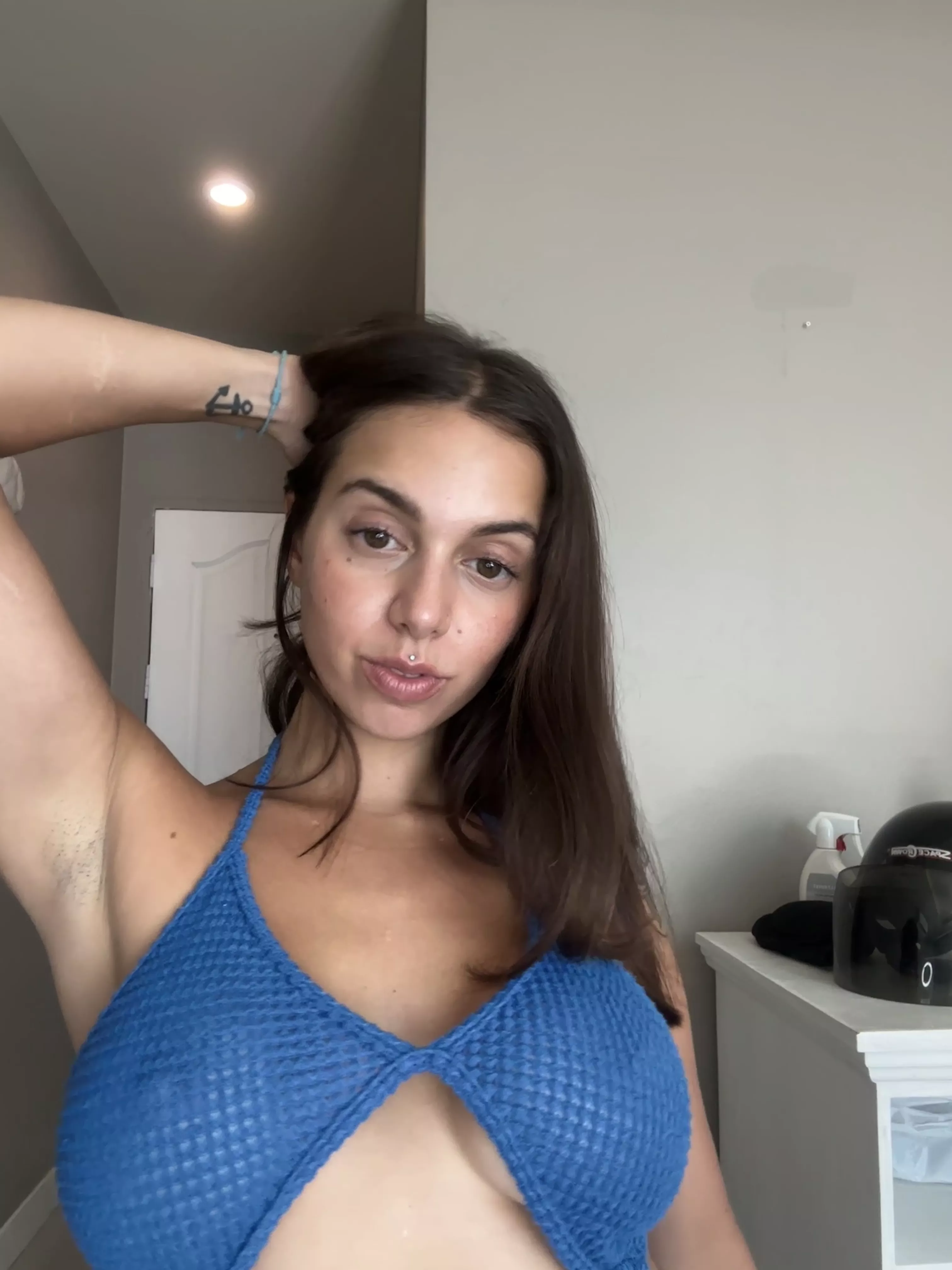 Pre-beach armpits, do you want to see the after beach?