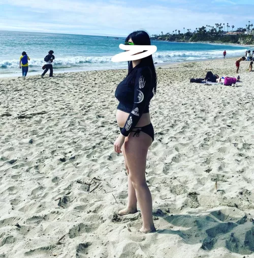 Preggo beach goth (19 weeks✨)