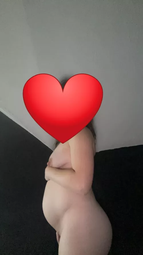 Pregnant petite teachers deserve holiday love too 😘