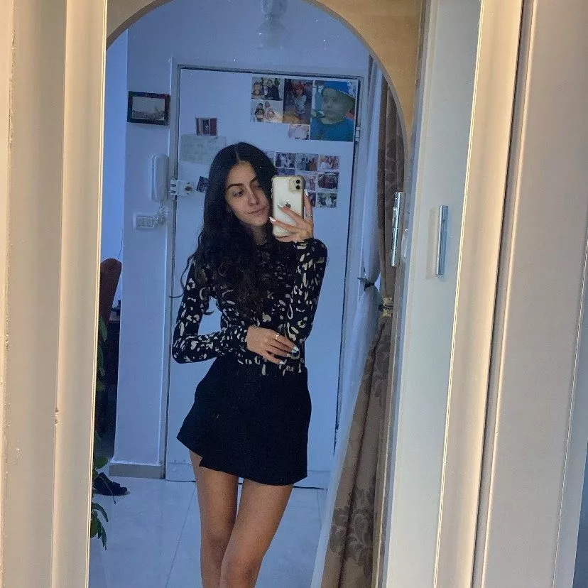 Pretty and petite (IUTR)