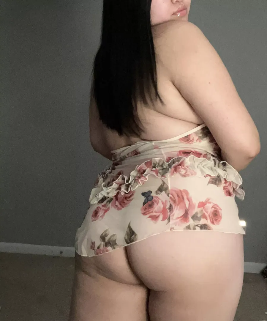 Pretty and thick so I get what I want 🙈