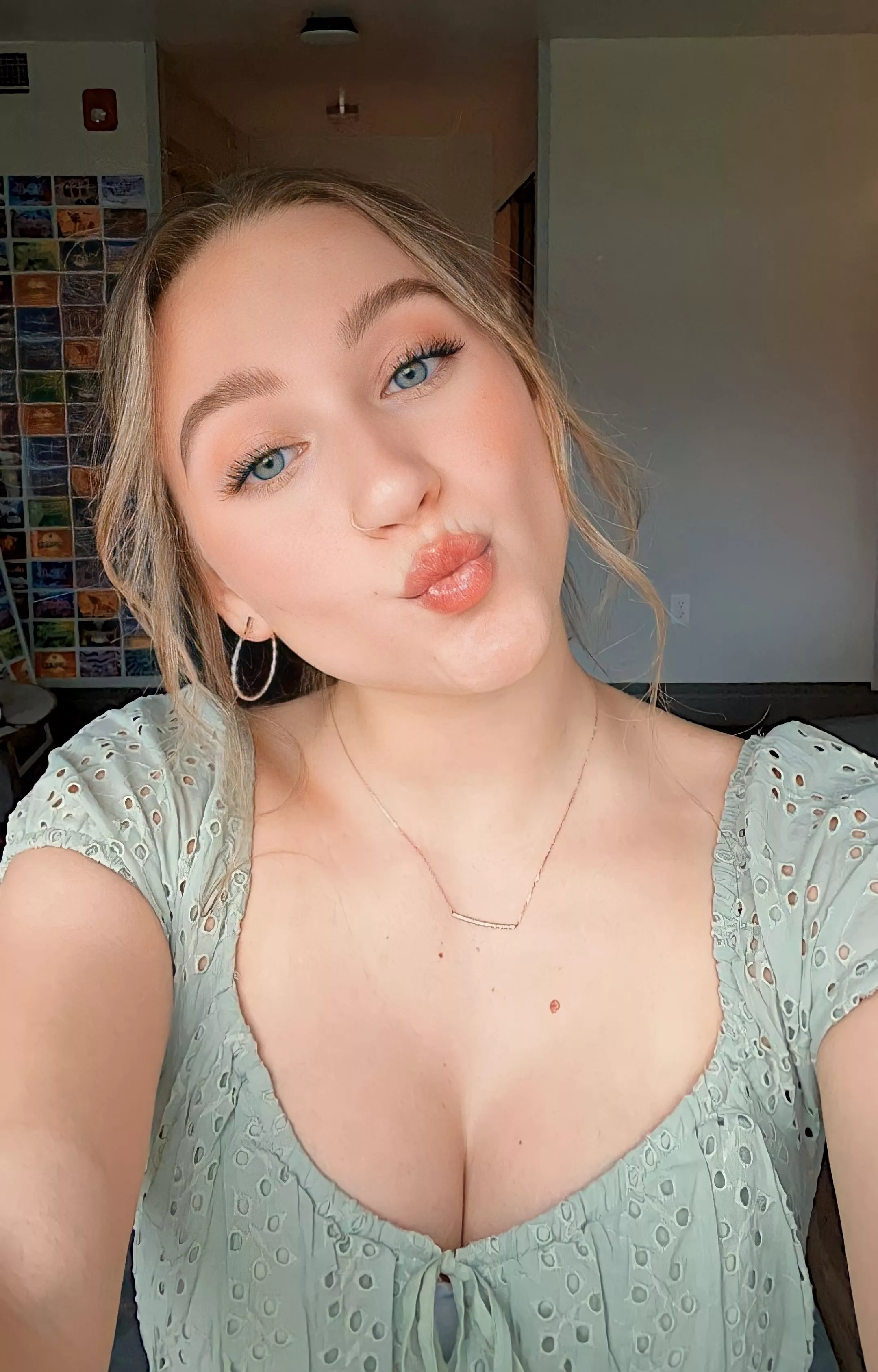 Pretty Blonde (21)