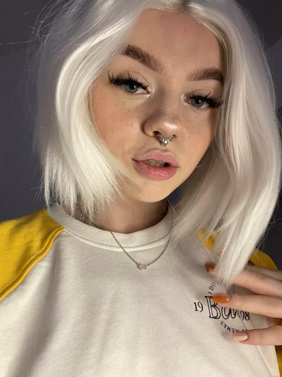 Pretty blondes like me turn you on, don't they