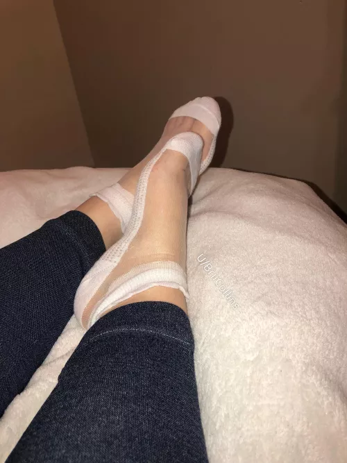 pretty feet, pretty socks, awesome smell. OC