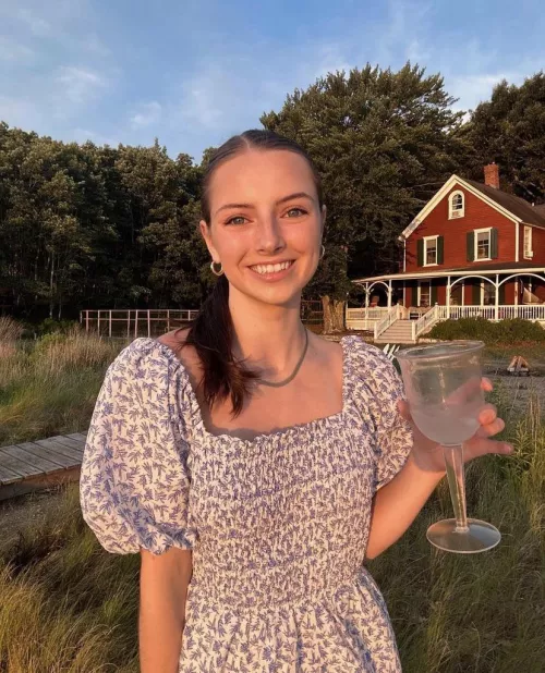 Pretty girl, Emily