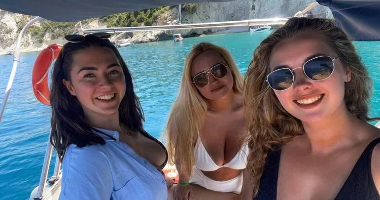 Pretty holiday trio