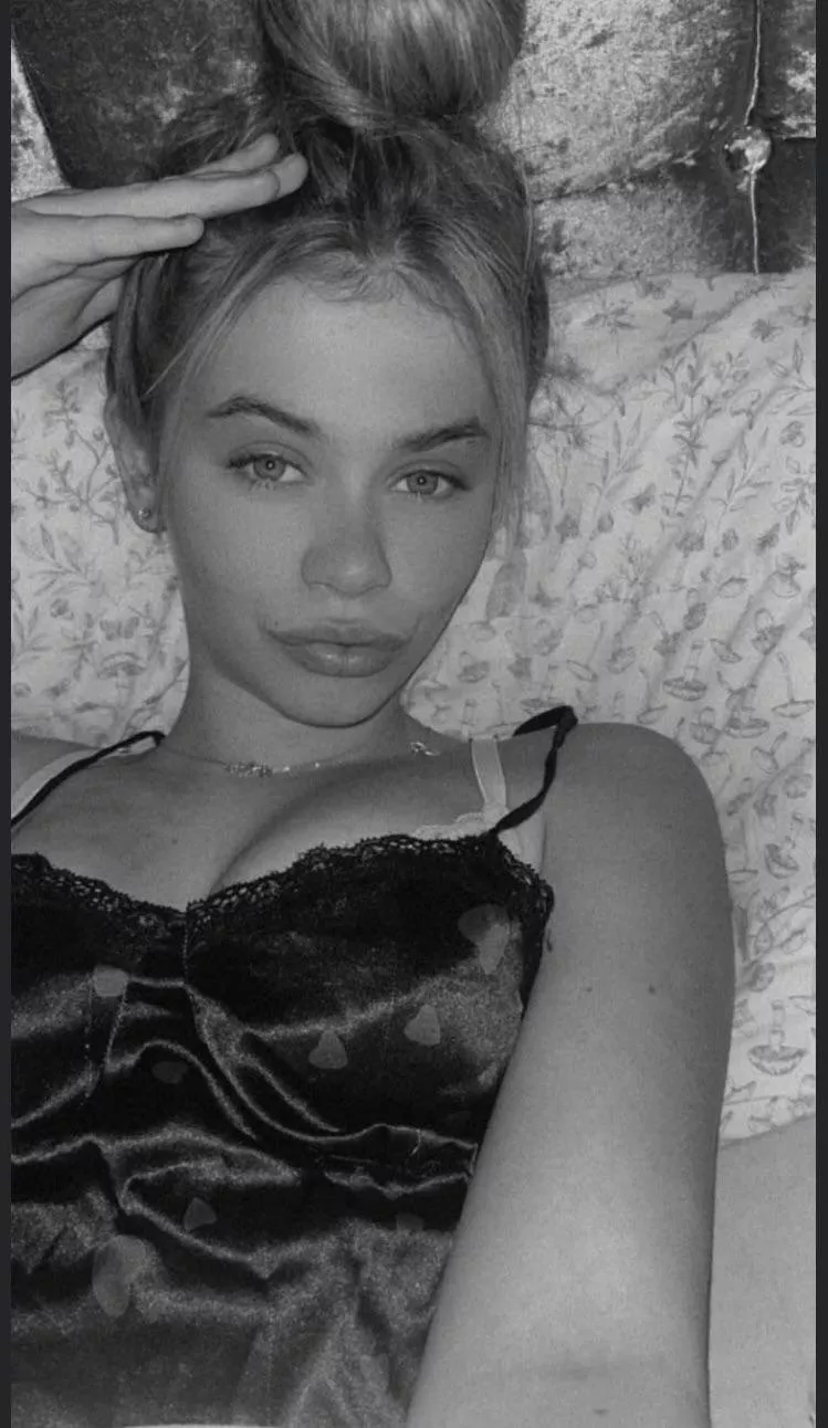 Pretty in black n white
