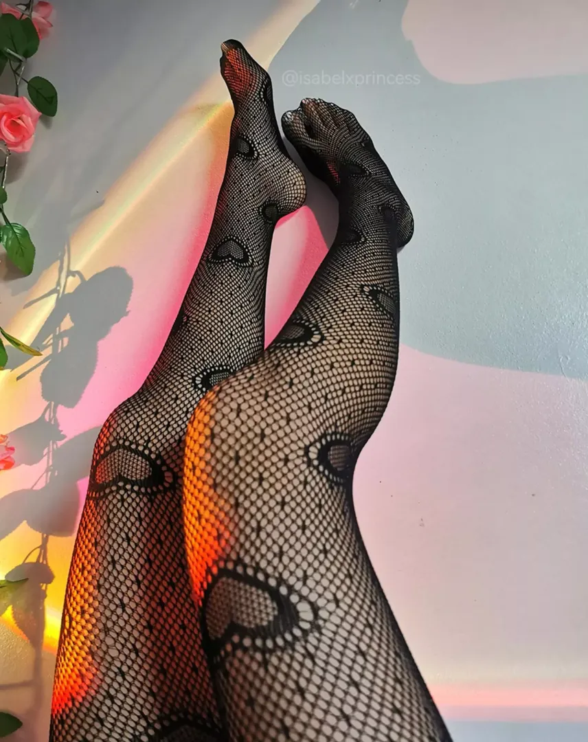 Pretty legs & feet