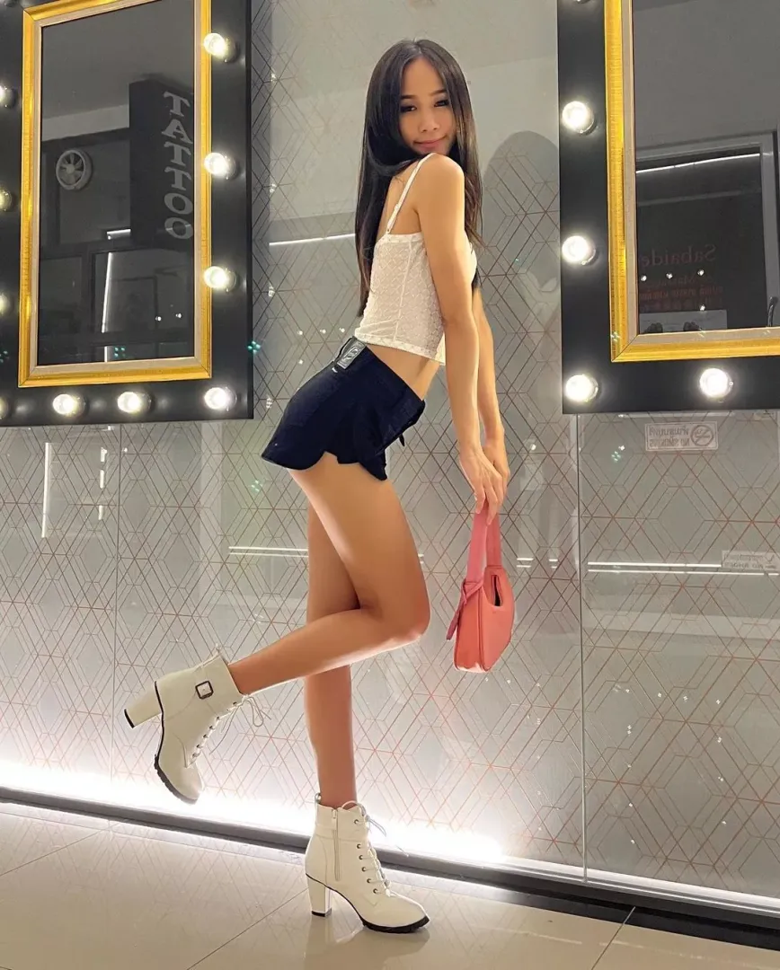 Pretty legs