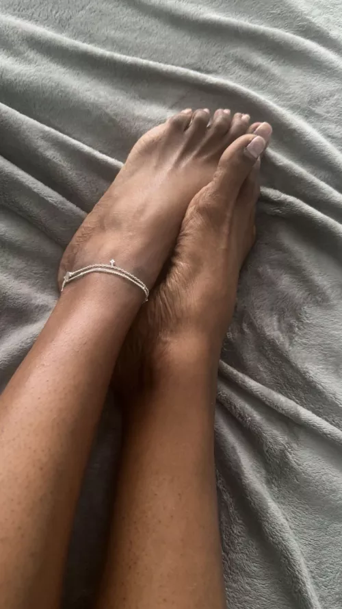 pretty toes and pretty soles of a pretty soul 