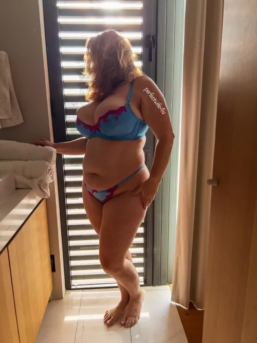 Prime MILF with a very naughty side