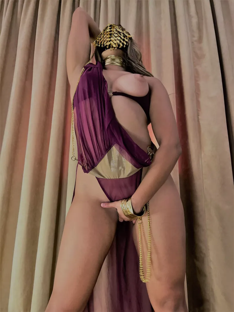 Princess Jasmine getting horny