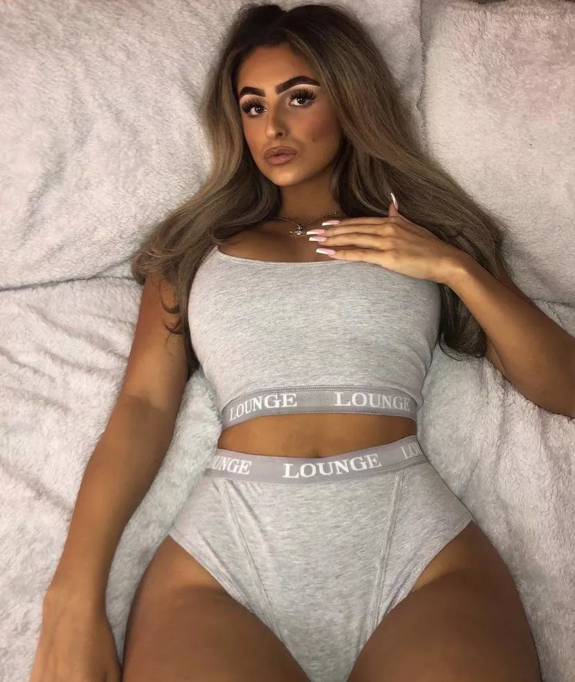 proper chav ready to be fucked 🥵😈