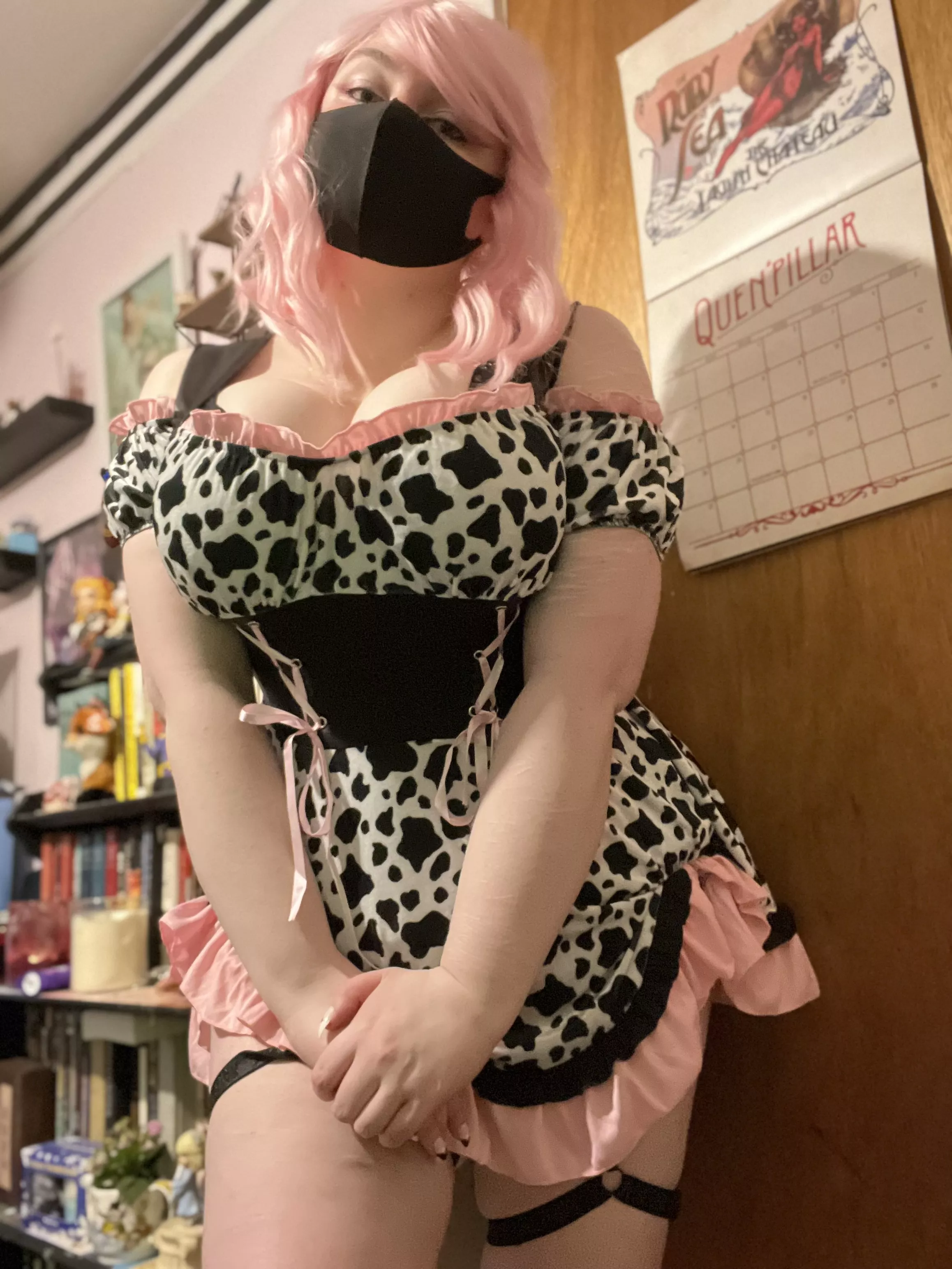 Proper outfit for a hucow going out on errands