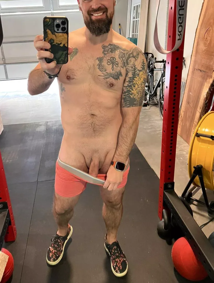 Proper workout attire? 👀 (M)