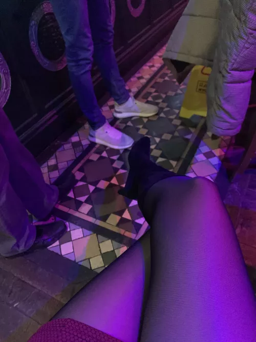 Pub trouble: how likely are you to start a conversation with me if u were standing opposite me in this context (like the guy in the white trainers)? 😉