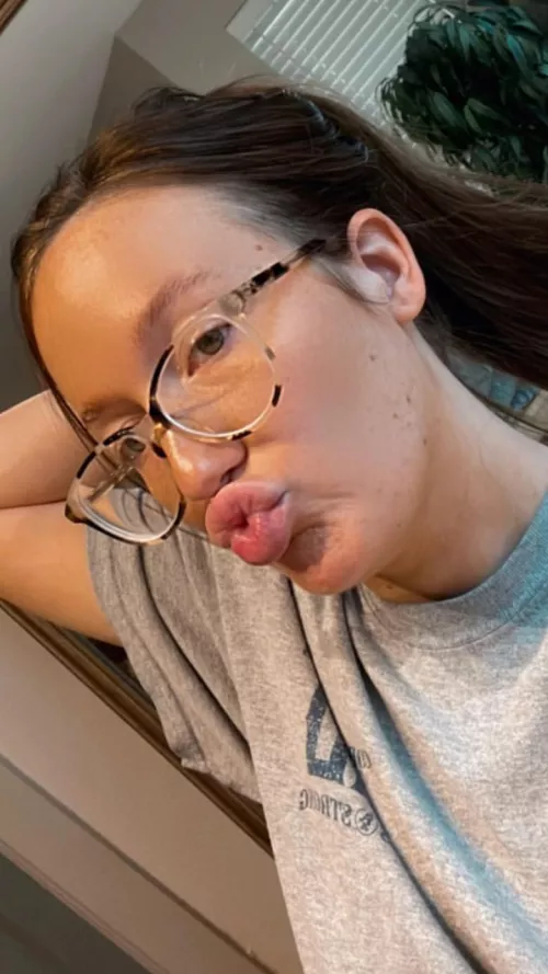 Pucker up 🐰