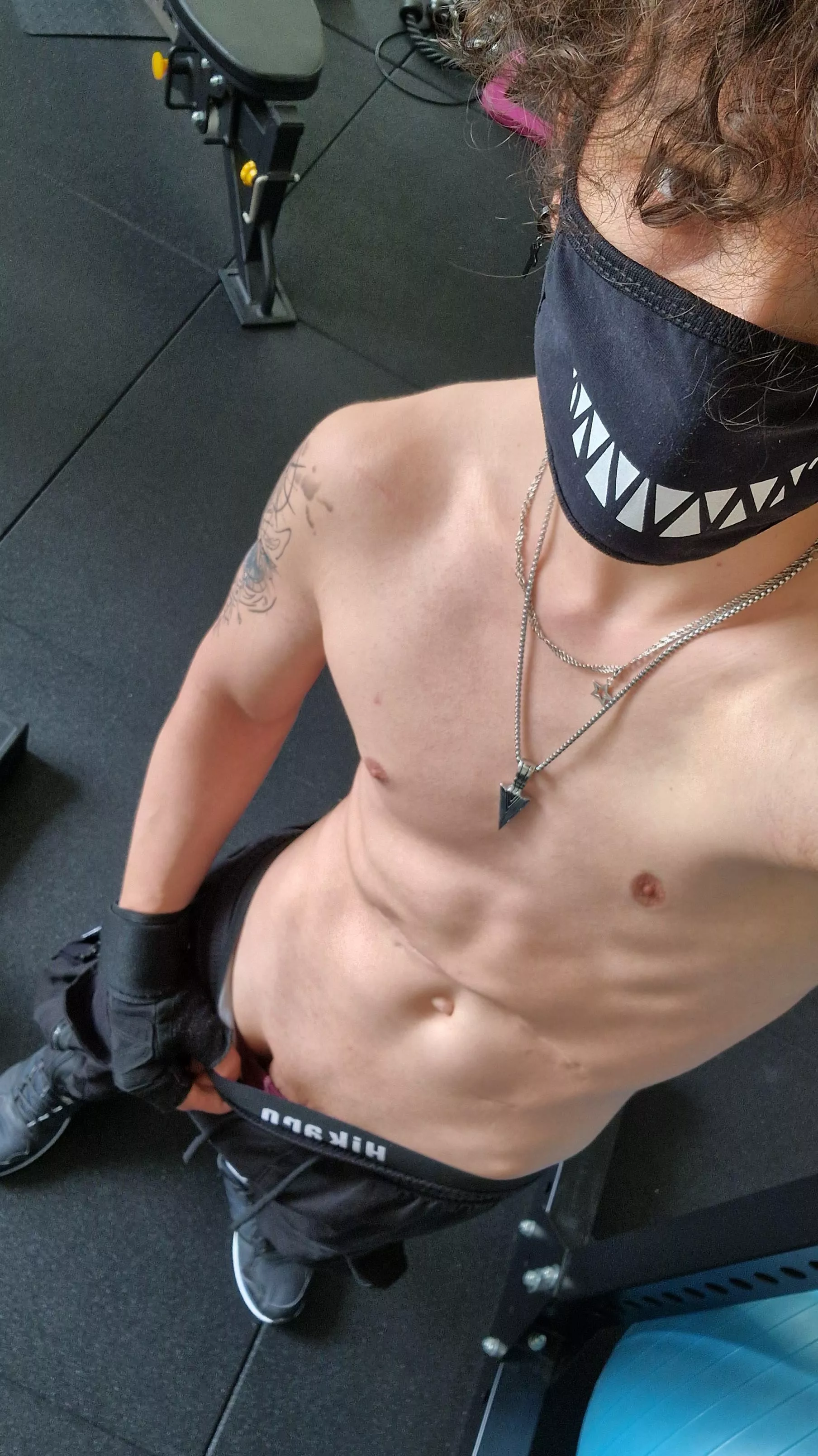 Pull em down more 😼