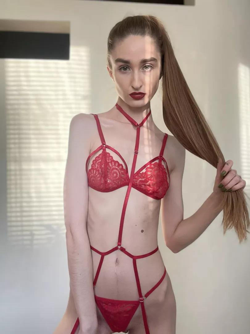 Pull my hair hard when you fuck me